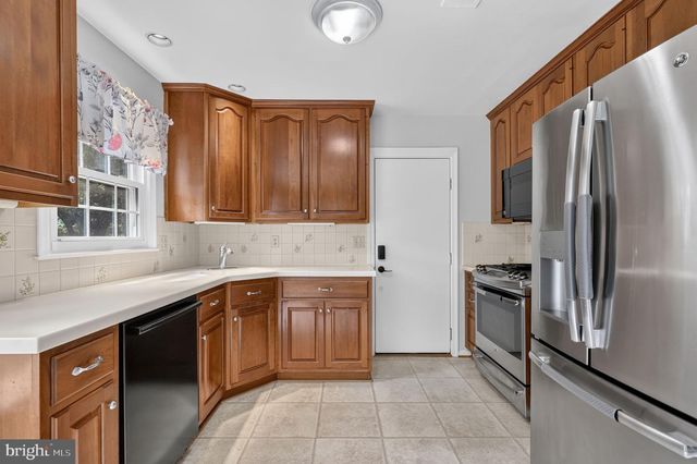 8912 N WESTLAND DR, Gaithersburg, MD 20877