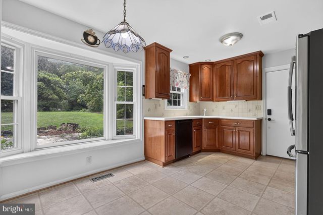 8912 N WESTLAND DR, Gaithersburg, MD 20877