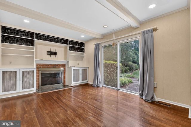 8912 N WESTLAND DR, Gaithersburg, MD 20877