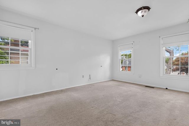 8912 N WESTLAND DR, Gaithersburg, MD 20877