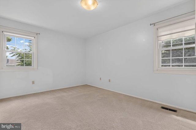8912 N WESTLAND DR, Gaithersburg, MD 20877