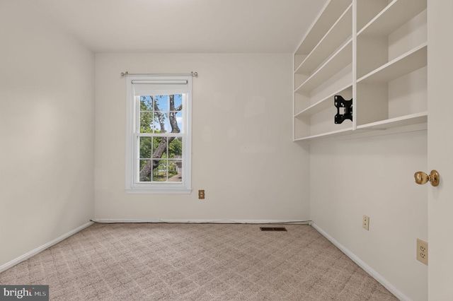 8912 N WESTLAND DR, Gaithersburg, MD 20877