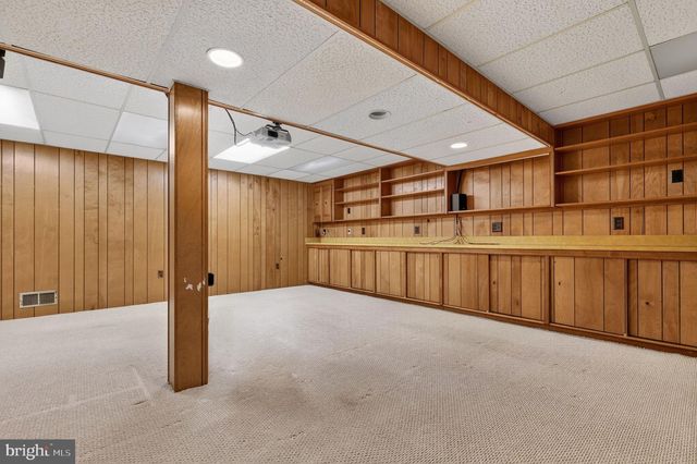 8912 N WESTLAND DR, Gaithersburg, MD 20877
