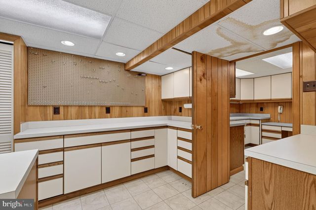 8912 N WESTLAND DR, Gaithersburg, MD 20877