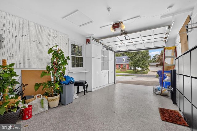 8912 N WESTLAND DR, Gaithersburg, MD 20877