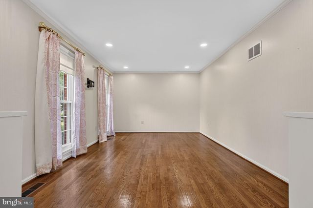 8912 N WESTLAND DR, Gaithersburg, MD 20877