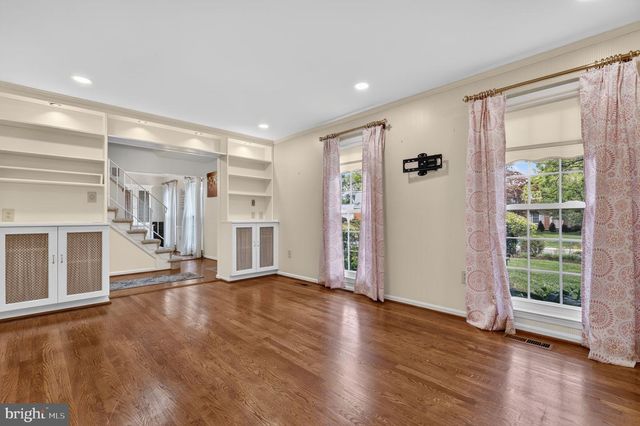 8912 N WESTLAND DR, Gaithersburg, MD 20877