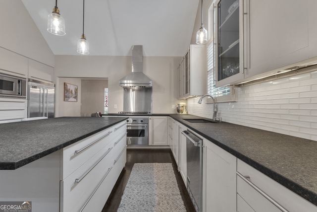 105 Honeysuckle Lane, Peachtree City, GA 30269