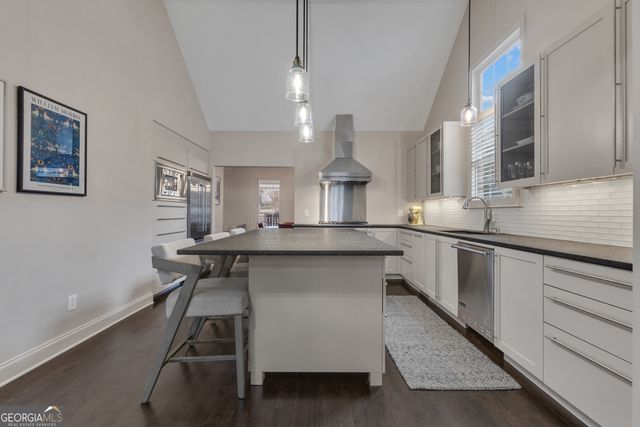 105 Honeysuckle Lane, Peachtree City, GA 30269