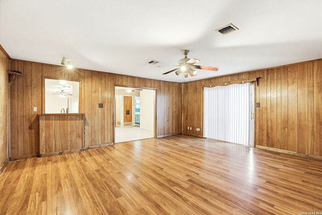 214 SONATA DR, San Antonio, TX 78216