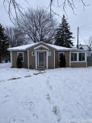 95 N Tuscola Road, Bay City, MI 48708