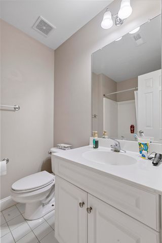 4000 Radcliffe Place Drive I-5, Charleston, SC 29414