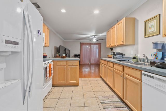 4000 Radcliffe Place Drive I-5, Charleston, SC 29414