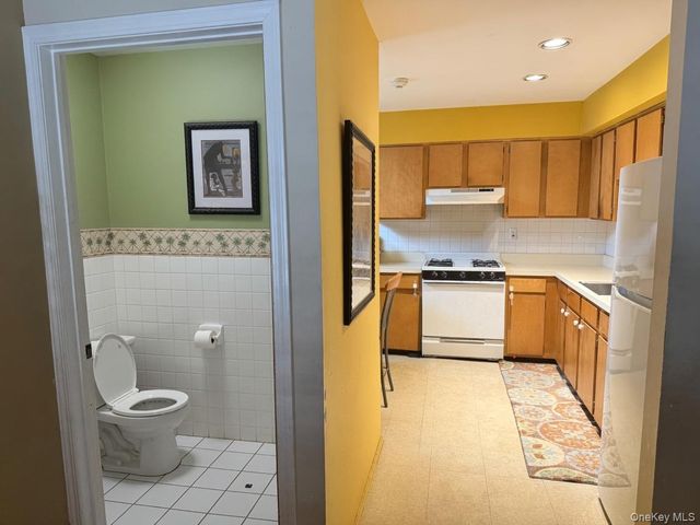 3 Prospect Gardens 3, Spring Valley, NY 10977