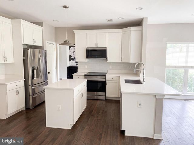 160 ADEN DR, Strasburg, VA 22657