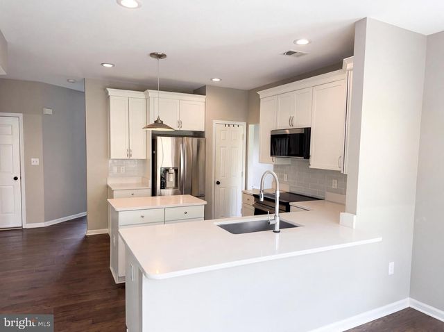 160 ADEN DR, Strasburg, VA 22657