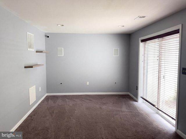 160 ADEN DR, Strasburg, VA 22657