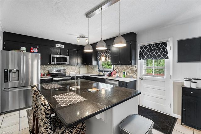 4935 Garden View Drive, Winston-salem, NC 27107
