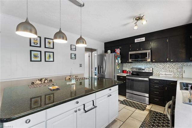 4935 Garden View Drive, Winston-salem, NC 27107