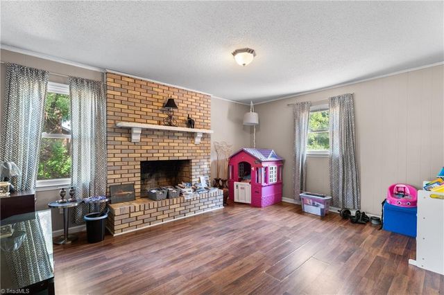 4935 Garden View Drive, Winston-salem, NC 27107