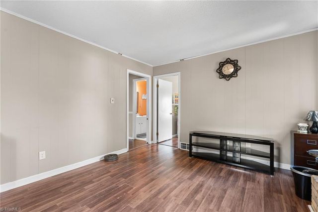 4935 Garden View Drive, Winston-salem, NC 27107