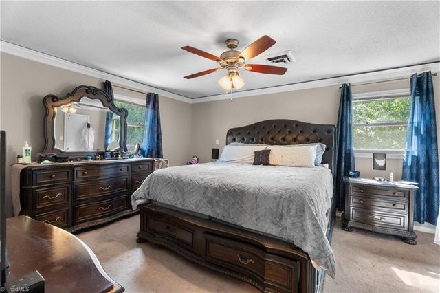 4935 Garden View Drive, Winston-salem, NC 27107