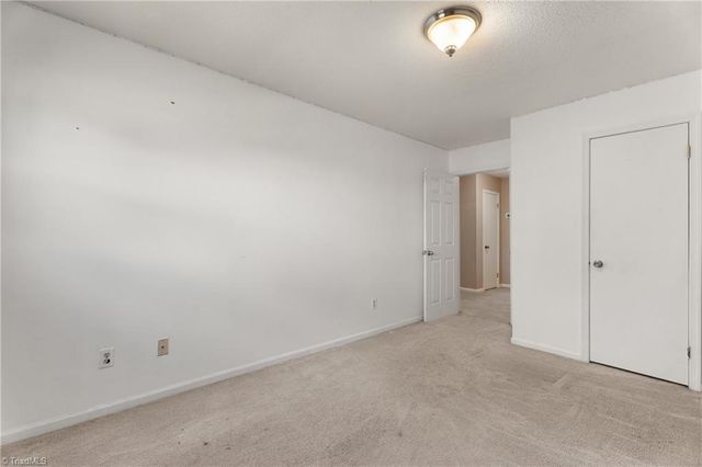 4935 Garden View Drive, Winston-salem, NC 27107