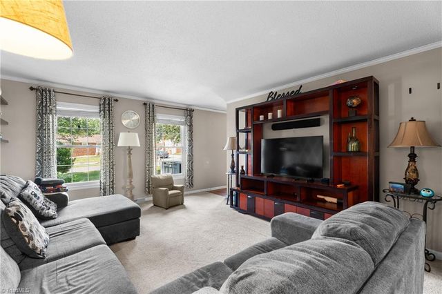 4935 Garden View Drive, Winston-salem, NC 27107