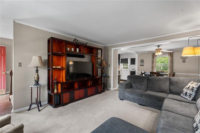 4935 Garden View Drive, Winston-salem, NC 27107