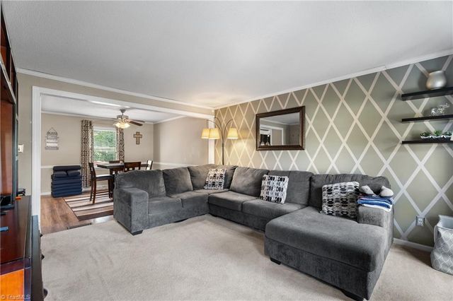 4935 Garden View Drive, Winston-salem, NC 27107