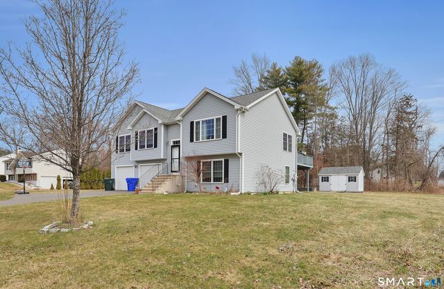 8 Callahan Lane, East Hartford, CT 06118