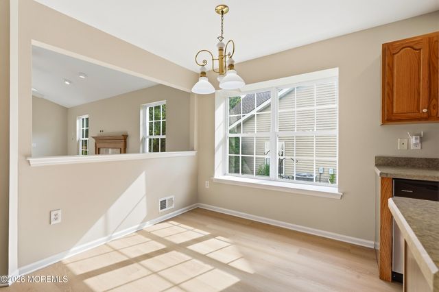 9 Sandhurst Road, Lakewood, NJ 08701