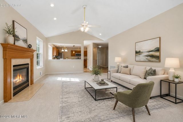 9 Sandhurst Road, Lakewood, NJ 08701