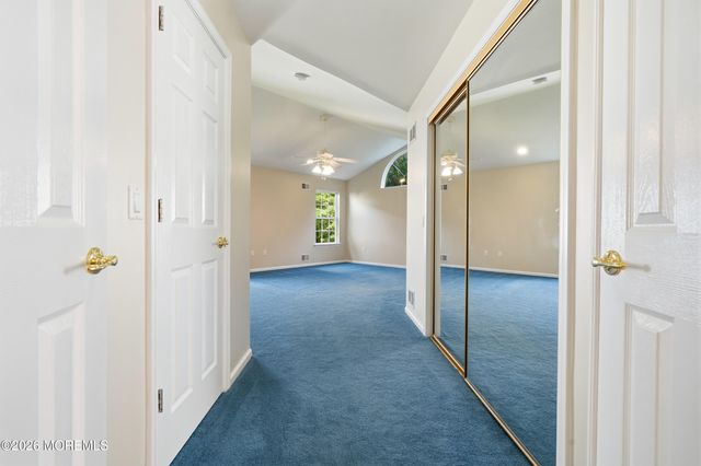 9 Sandhurst Road, Lakewood, NJ 08701