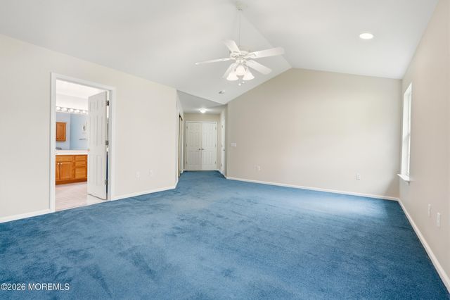 9 Sandhurst Road, Lakewood, NJ 08701