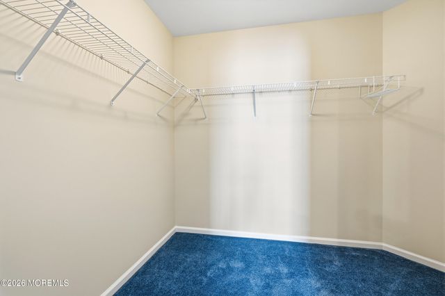 9 Sandhurst Road, Lakewood, NJ 08701
