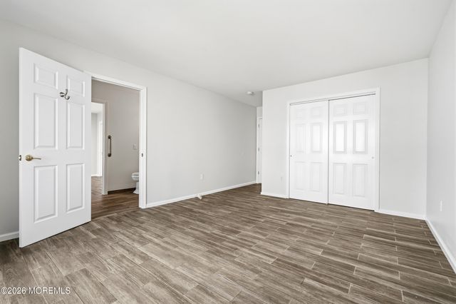 9 Sandhurst Road, Lakewood, NJ 08701