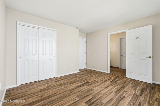 9 Sandhurst Road, Lakewood, NJ 08701