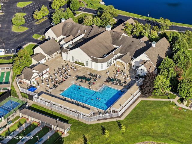 9 Sandhurst Road, Lakewood, NJ 08701