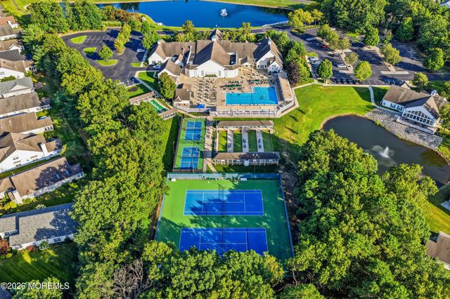 9 Sandhurst Road, Lakewood, NJ 08701