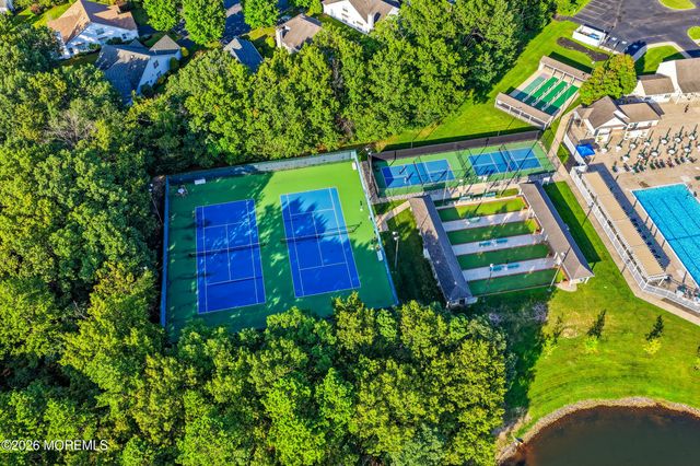 9 Sandhurst Road, Lakewood, NJ 08701