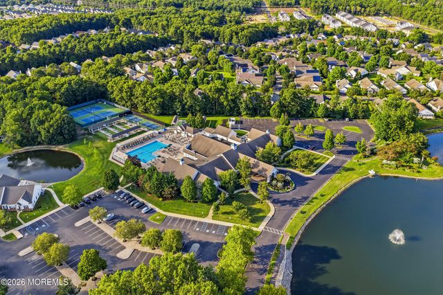 9 Sandhurst Road, Lakewood, NJ 08701