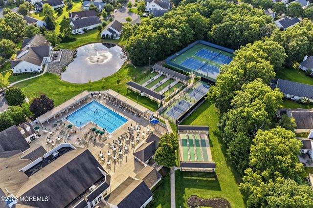 9 Sandhurst Road, Lakewood, NJ 08701