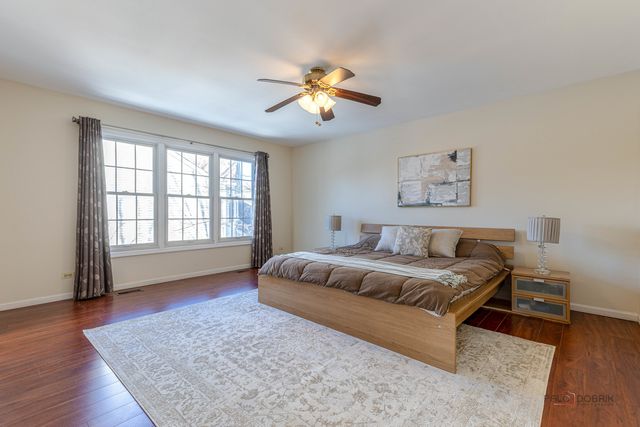 275 Saddle Back Road, Vernon Hills, IL 60061