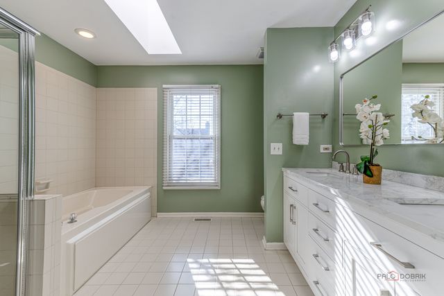 275 Saddle Back Road, Vernon Hills, IL 60061