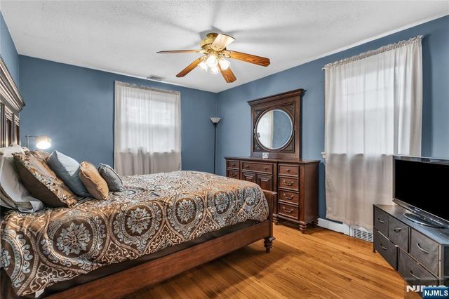 15 High Mountain Road, Oakland, NJ 07436