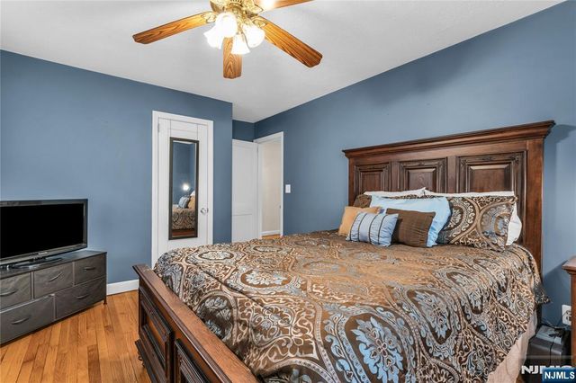 15 High Mountain Road, Oakland, NJ 07436