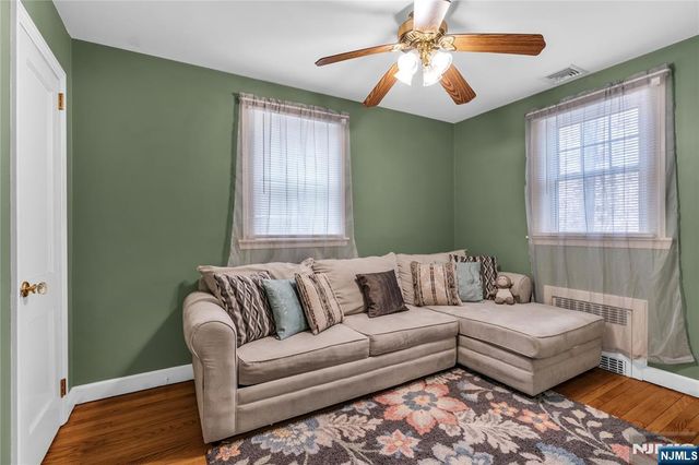 15 High Mountain Road, Oakland, NJ 07436