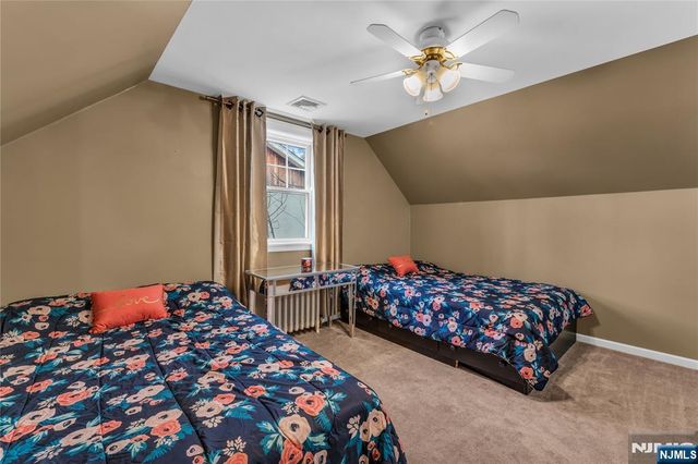 15 High Mountain Road, Oakland, NJ 07436