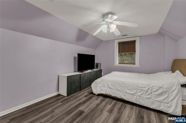 15 High Mountain Road, Oakland, NJ 07436